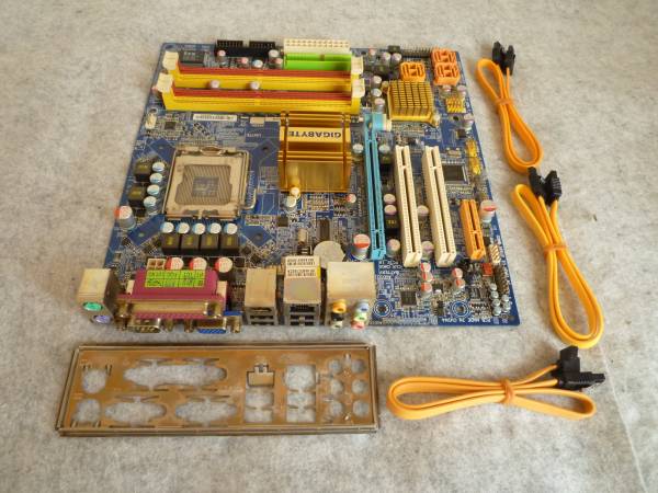 GIGABYTE GA-G33M-DS2R LGA775 MicroATX パーツ □ マザーボード