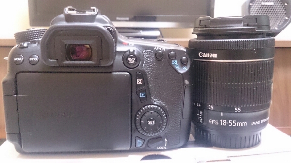 デジタル一眼レフカメラ EOS70D EF-S18-55 IS STM レンズキット