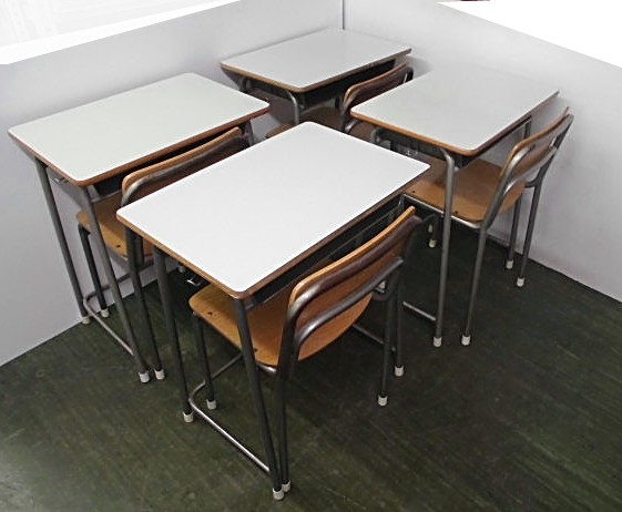 ★ 学習机・学校机+いすセット 4台 いす塗装ハゲ有 中古品 ★
