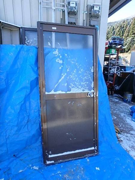 012502 YKKアルミサッシ 勝手口ドア 鍵無 玄関 窓 西