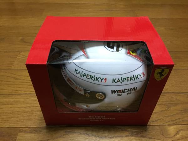 おもちゃ 1/2ヘルメット フェラーリS.ベッテル直筆サインいり