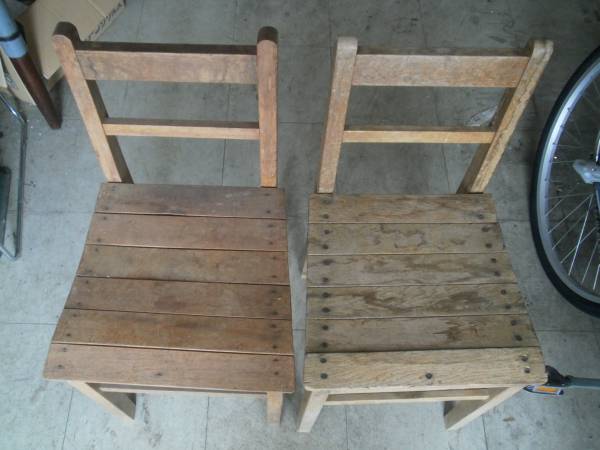 レトロ.アンティーク木製小学校の椅子？二個セットでいかがです