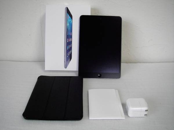 美品ケース付きi Pad mini Retina64GBSpaceGrayWi-Fi Cell ME828