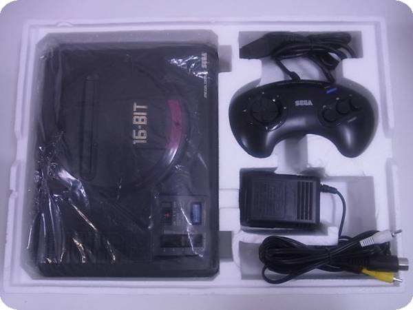 MD メガドライブ本体箱説付+ソニック等ソフト15本セット/B4689/1