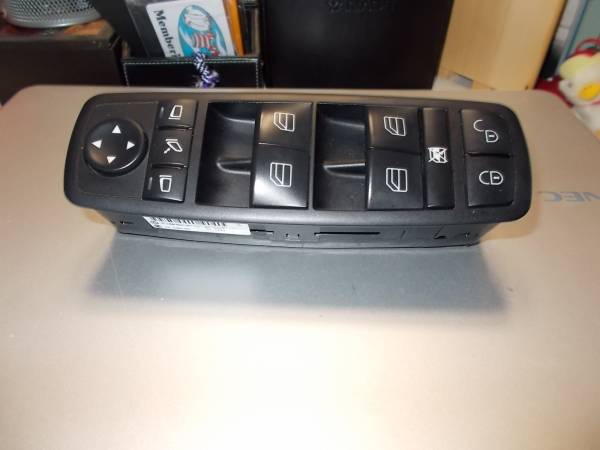 w169　パワーウインドウスイッチ