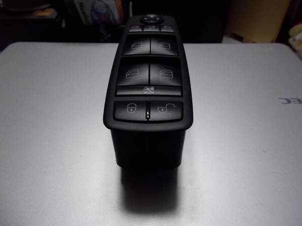 w169　パワーウインドウスイッチ