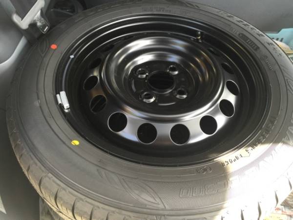 2025年製】ノーマルタイヤ175/65R15 アクア外し 直接受け取り可能