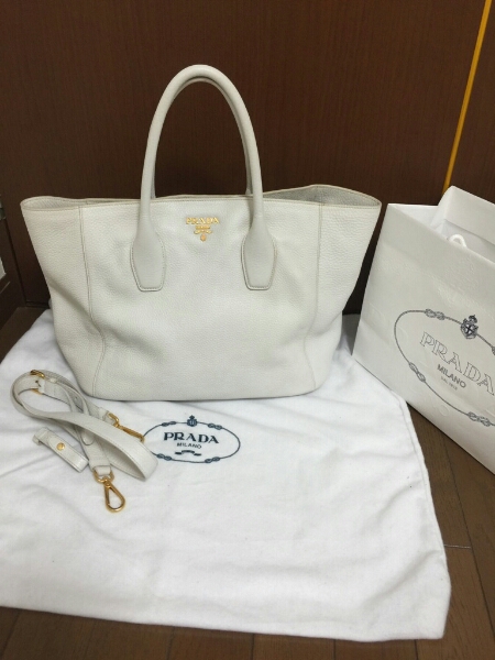 PRADAダイノトートバッグ　ホワイト正規品