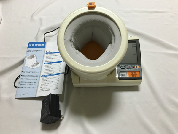 オムロン デジタル自動血圧計 HEM1010