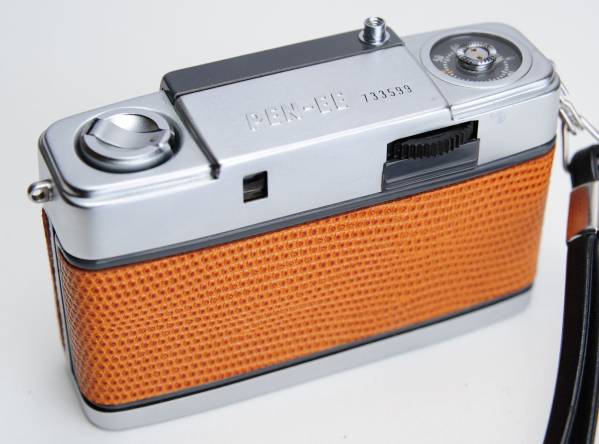 オリンパス 初代 PEN EE 整備済み（オーカー） 動作快調！