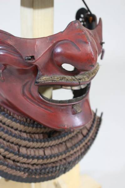 ▲▽朱漆面頬　桃山時代　鉄　21×17.5×13ｃｍ　武具/甲冑▲▽