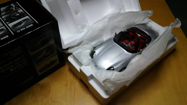 BMW Z8 1⁄18 Kyosho 1:18 - Scale Model Diecast メルカリ 京商