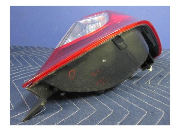 GP5 フィット HYBRID 前期 右テールランプ 純正 LED ASSY W1698 ホンダ
