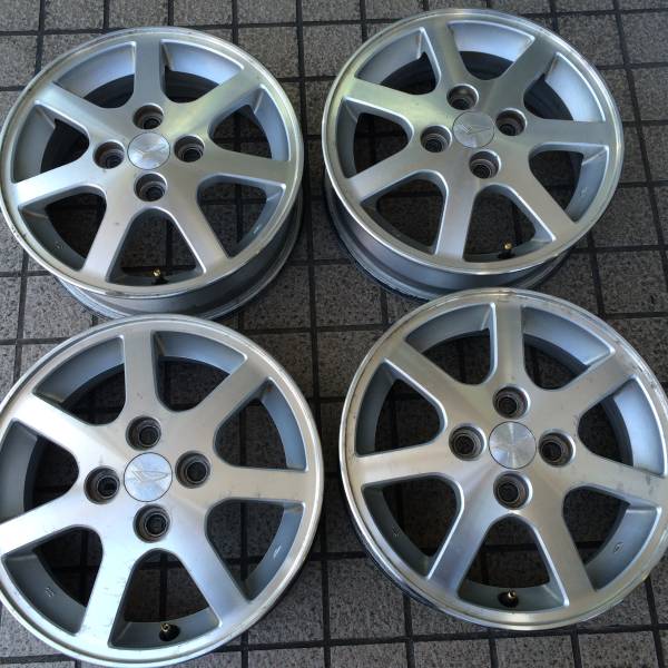 ☆ダイハツ純正☆14インチ 4.5J PCD100 4穴 +45 ☆155／65R14