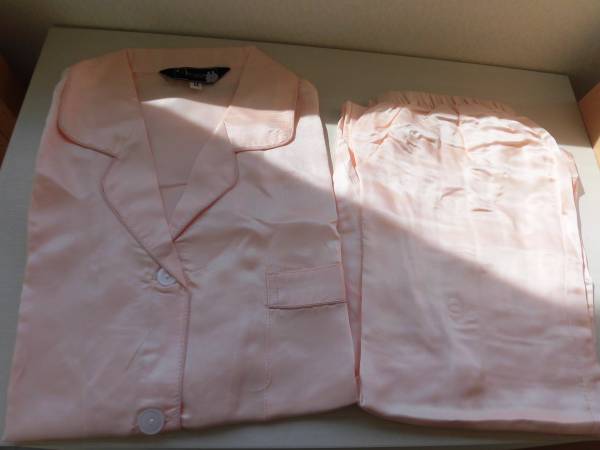 絹★シルクパジャマ★ピンク★未使用品Ｍ