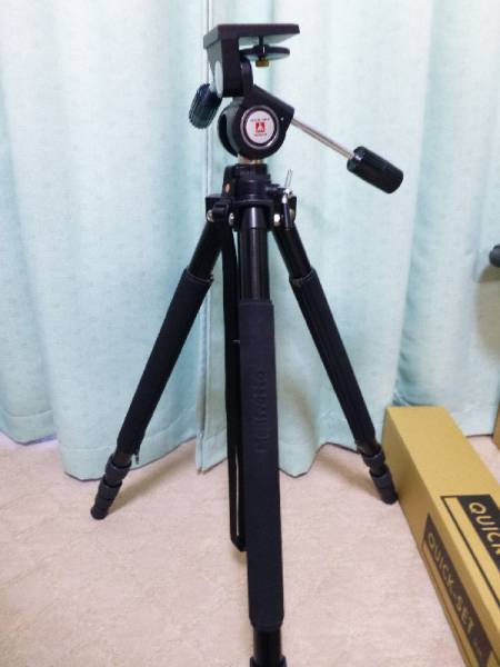 三脚ハスキー4段三脚 ヘッド一体型　中古品　美品