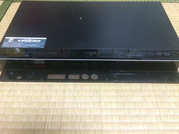 シャープ　ブルーレイレコーダー　BD-W1100 リモコン付　動作品 シャープ SHARP BDレコーダー BD-W1100 AQUOS ブルーレイ 中古 1TB