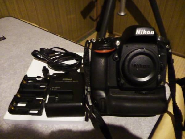 NIKON D600+NIKON純正MB-D14+純正MC-DC2 Nikon D600 24.3 MP CMOS FX