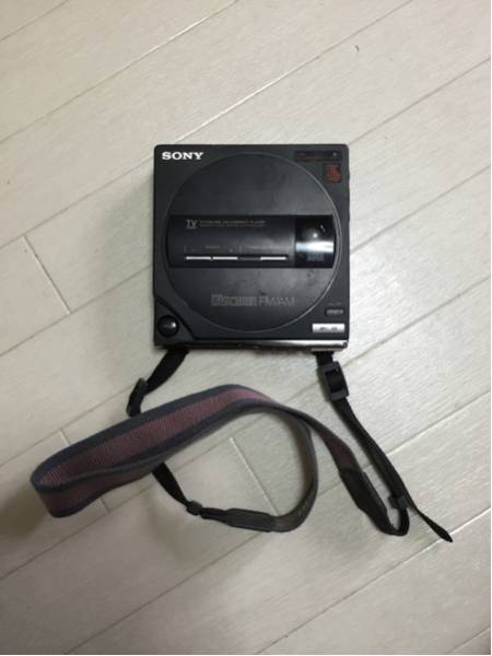 d*7様 SONY BP-100 Discman ポータブルCDプレーヤー BP d*7様
