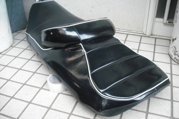 スカイウェイブ250　CJ43A 純正シートに社外カバー張り替え