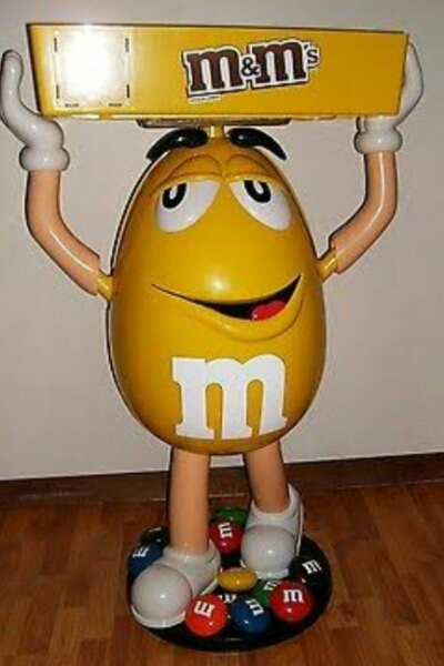 M＆Mキャラクターディスプレイイエロー新品 新 【公式通販】