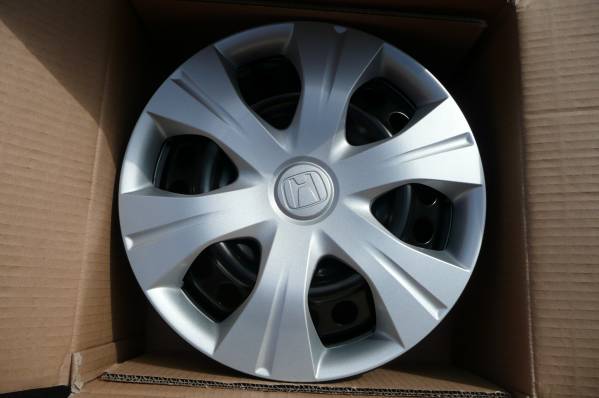 ホンダ　フリードスパイクＧＢ３純正スチールホイールキャップ