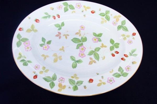 ウェッジウッドWEDGWOOD* ワイルドストロベリー 大皿/ホワイト