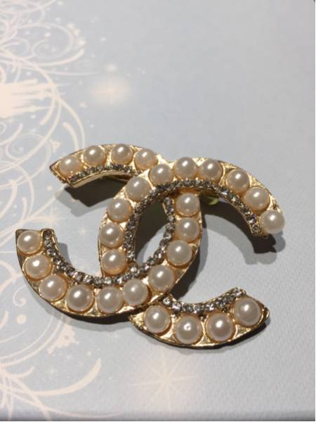 COCOブローチラインストーンCCアクセサリーCHANEL風パロディー