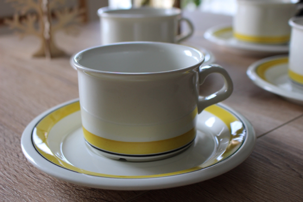 北欧ヴィンテージ*Arabia Faenza コーヒーカップ yellow