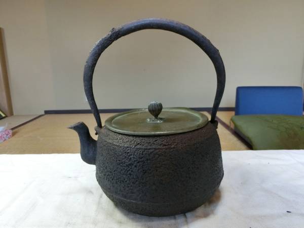 新品，安い 釜佐鉄瓶在銘（金森佐平）