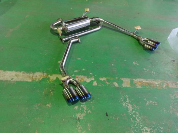 80 ノア VOXY ZRR80ブリッツ マフラー NuR OVAL QUAD 左右出し