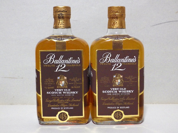 バランタイン12年　赤青紋章　裏面エンボス有り　1960年代　古酒　未開封 ○ 古酒 Ballantine's 12年 2本 ○ 未開封 Ballantine バランタイン12