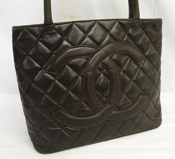 シャネル☆レザー☆復刻トートバッグ☆茶☆中古品（P7213）