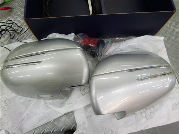 ハイエース２００　ドアミラーカバー　アローウィンカー★1E7