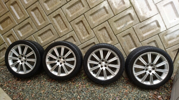 スバル フォレスターSti Ver. SG9 18インチ 純正ホイール