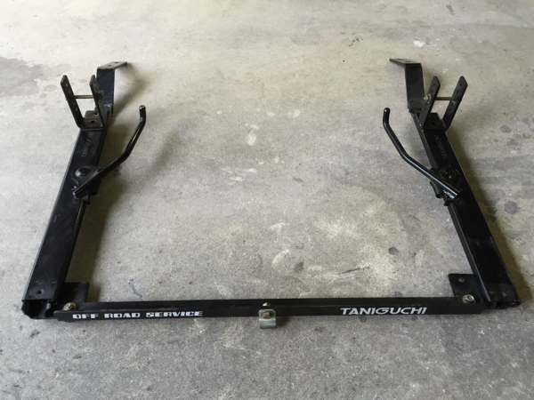 ジムニー！タニグチ リヤシートスライドレール JA11用