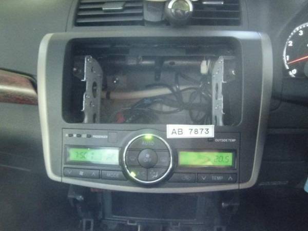 アリオン NZT260 エアコンパネル/スイッチ12700423