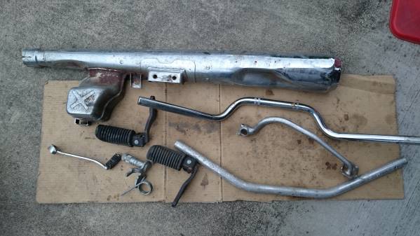 ヤマハSR400用　純正ステップとマフラー他