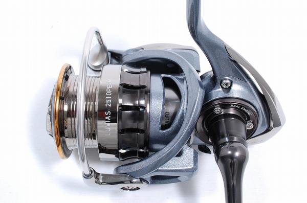フィッシング DAIWA LUVIAS 2510PE-H スピニングリール