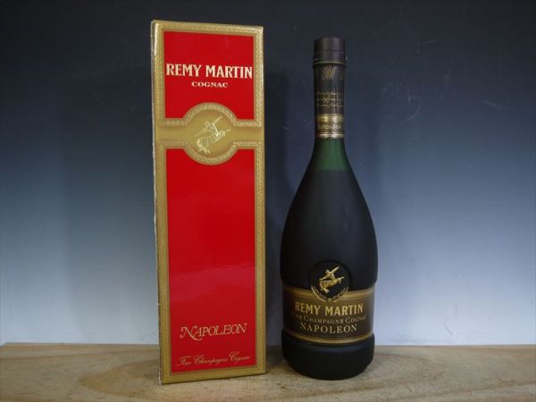 B7071 REMY MARTIN NAPOLEON 箱