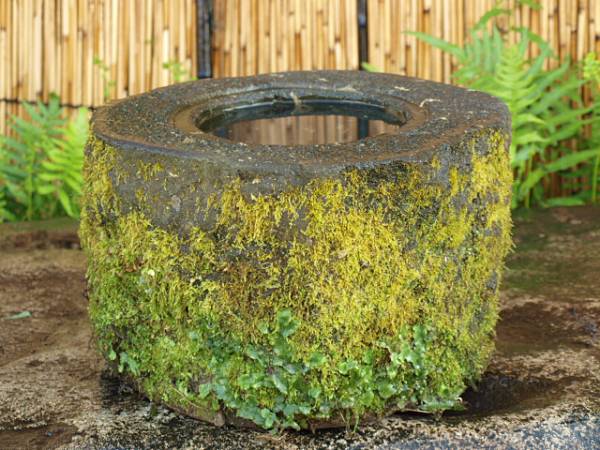 石鉢　横幅34㎝　重量26㎏　蹲　天然石　九州産