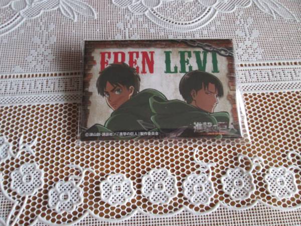 進撃の巨人　T カード　限定　特典　缶バッジ　エレン＆リヴァイ