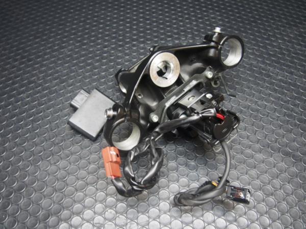 NC700X/RC63トップブリッジ/メインキー/CDI