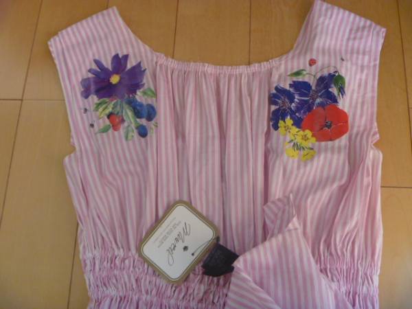 MUVEIL ミュベール 新品タグつき　お花プリントＯＰ　３８