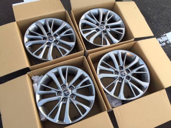 美品　新型アベンシス　純正ホイール４本セット
