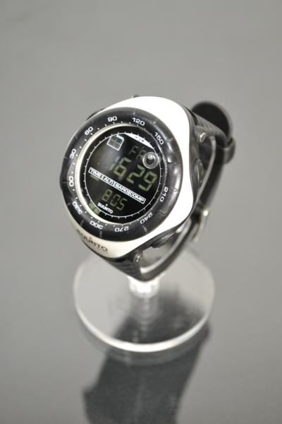 SUUNTO スント VECTOR ベクター 腕時計 (A8-10)