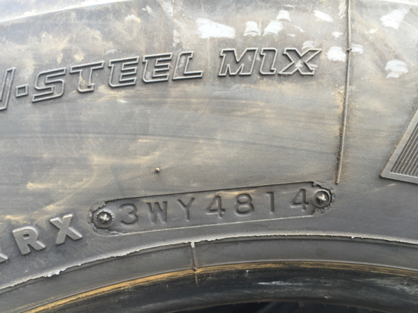 245/70R19.5 BS M800 14年製 残り山13ミリ 2本値段