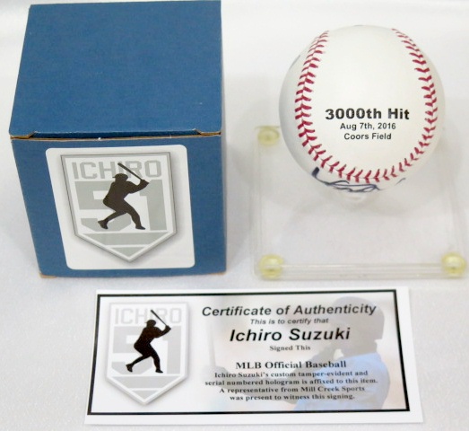 公式MLB3000本安打達成記念 イチロー直筆サインバット 豪華展示