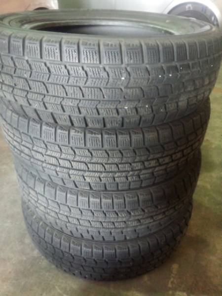 中古】ダンロップスタッドレスタイヤ 205/60R16 4本