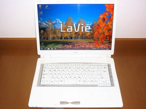 Windows11 25H2 NEC 薄型美品リファビッシュ品 超美品・大人気のNECLavieパールホワイト♪ 美しい液晶画面♪ 新型
